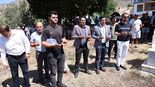 Zabıta Personelini Yüzlerce Kişi Uğurladı