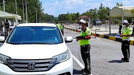 Marmaris'teki  son bayram tatilcileri de geri dönüyor