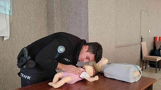 Marmaris trafik polislerine ilk yardım eğitimi verildi