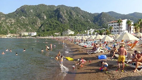 Marmaris yabancı misafirlerini beklemeye başladı