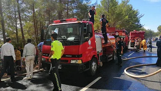 Marmaris yangınına 15 helikopter, 8 uçak müdahale ediyor