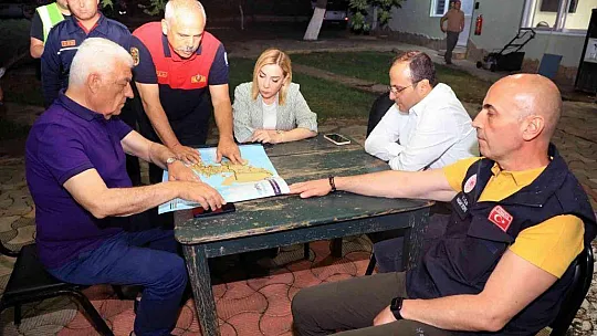 Marmaris yangınına Büyükşehir ekipleri de müdahale ediyor