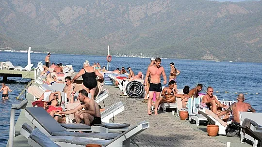 Marmaris yazdan kalma günleri yaşıyor