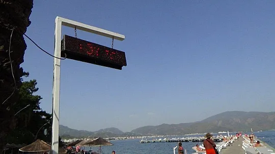 Marmaris, yazdan kalma günleri yaşıyor