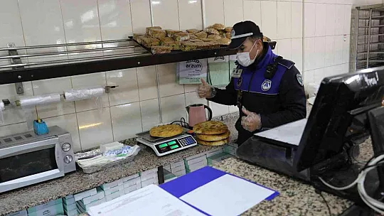 Marmaris Zabıtası denetimlerini sürdürüyor