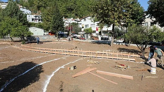 Marmaris Zübeyde Hanım Parkı yenileniyor