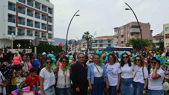 Öğrenciler doğa için pedal çevirip dans etti