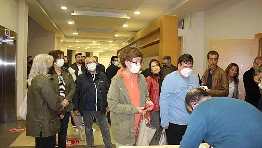 Marmarisliler 'Bir anarşistin kaza sonucu ölümü' isimli tiyatroya yoğun ilgi gösterdi