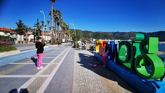 Marmarisliler güneşli havanın tadını çıkardı