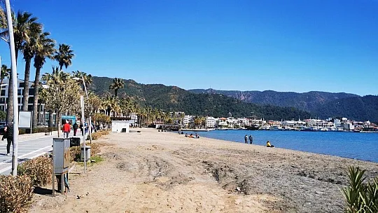 Marmarisliler güzel havanın keyfini çıkardı