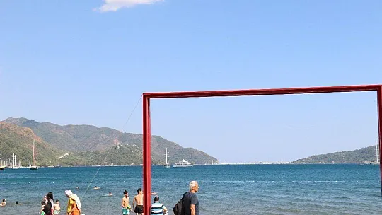 Marmarisliler kısıtlama öncesi denizin keyfini çıkardı