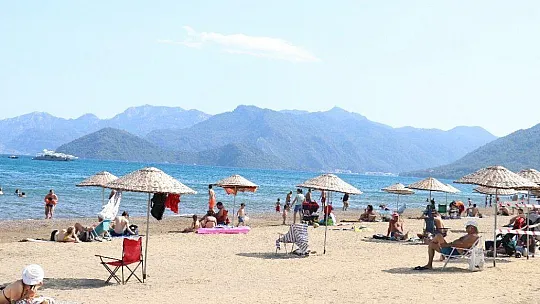 Marmarisliler kısıtlama öncesi denizin keyfini çıkardı