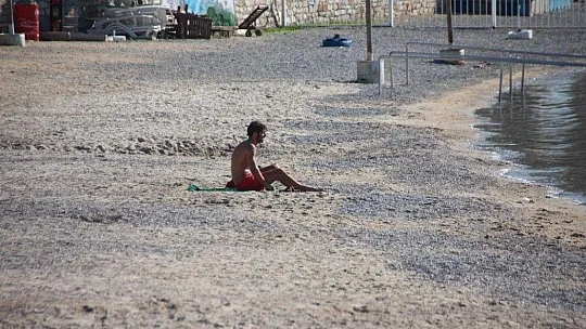 Maske yok mesafe yok, kısıtlamaya uymadılar balık tutmaya çıktılar