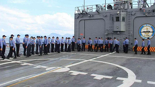 MAVİ VATAN'IN ÇELİK KALESİ TCG GEDİZ'DE YENİ YIL MANZARALARI