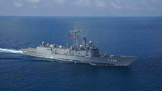 MAVİ VATAN'IN ÇELİK KALESİ TCG GEDİZ'DE YENİ YIL MANZARALARI