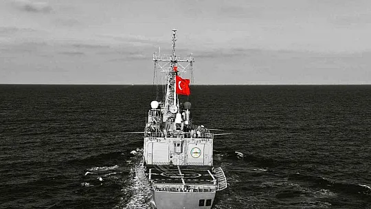MAVİ VATAN'IN ÇELİK KALESİ TCG GEDİZ'DE YENİ YIL MANZARALARI