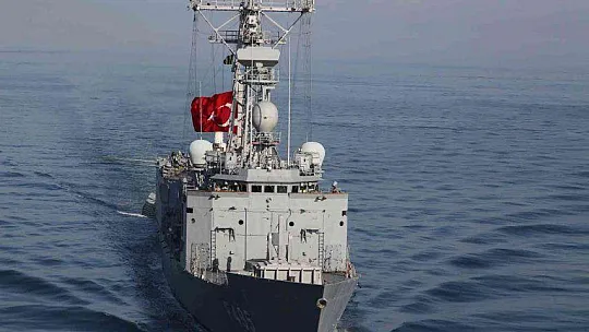 MAVİ VATAN'IN ÇELİK KALESİ TCG GEDİZ'DE YENİ YIL MANZARALARI