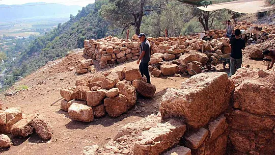 Meclis binası ve tapınak 2 bin yıl sonra gün yüzüne çıktı