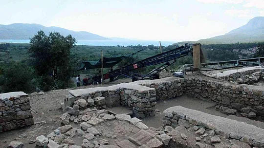 Meclis binası ve tapınak 2 bin yıl sonra gün yüzüne çıktı