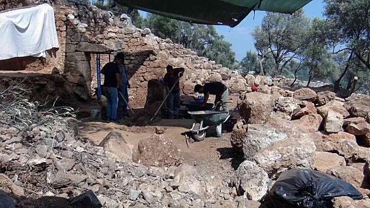 Meclis binası ve tapınak 2 bin yıl sonra gün yüzüne çıktı