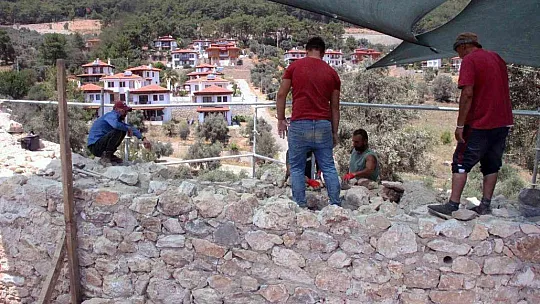 Meclis binası ve tapınak 2 bin yıl sonra gün yüzüne çıktı