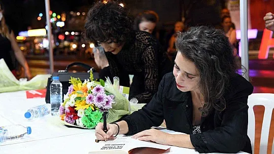 Likya Kültür Sanat Günleri Yazar Kadınlarla Okuyucuları Buluşturdu