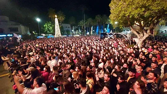 Melek Mosso'dan hayranlarına müjde