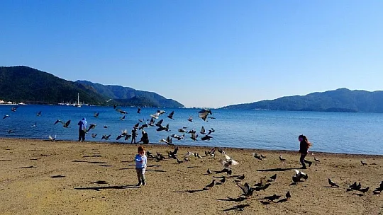 Memlekette kış, Marmaris'te bahar havası