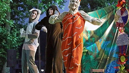 Menteşe Belediye Tiyatrosu perdelerini açtı