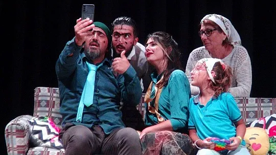Menteşe Belediye Tiyatrosu perdelerini açtı