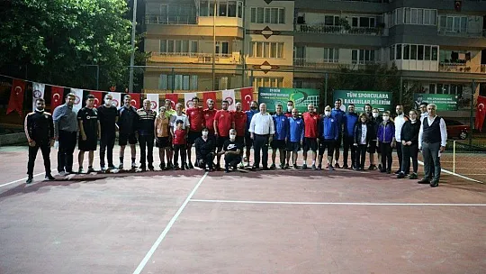 Menteşe Belediyesi ayak tenisi turnuvası başladı