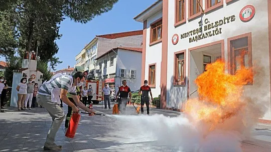Menteşe Belediyesi çalışanlarına yangın ve deprem tatbikatı