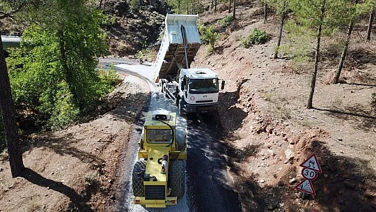 Menteşe Belediyesinden kırsal mahalle yollarında çalışma