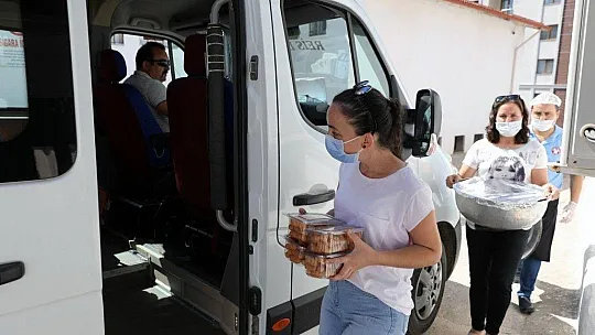 Menteşe Belediyesinden özel öğrencilere ücretsiz yemek