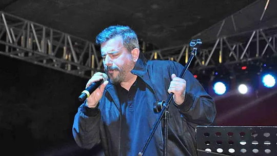 19 Mayıs coşkusu gece de sürdü