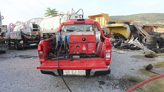 Menteşe'de aynı sokakta ikinci yangın