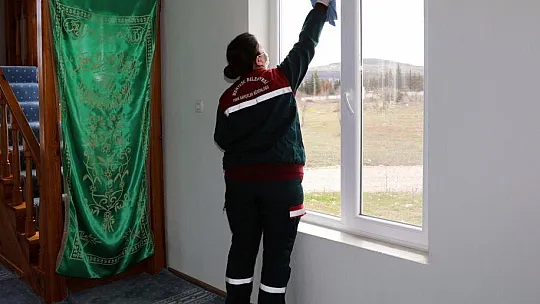 Menteşe'de camilerde bayram temizliği yapıldı