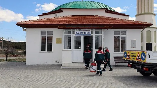 Menteşe'de Camilerde Ramazan temizliği