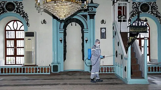 Menteşe'de Camilerde Ramazan temizliği