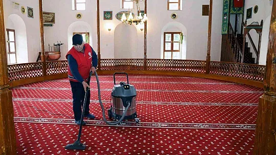 Menteşe'de Camilere Ramazan temizliği