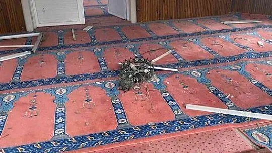 Menteşe'de camiye yıldırım düştü