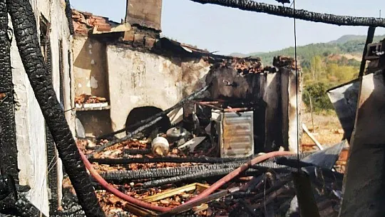 Menteşe'de ev yangını