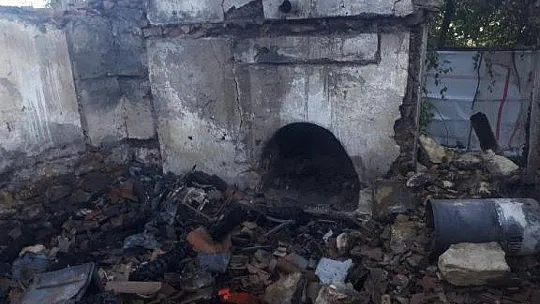 Menteşe'de taş ev küle döndü