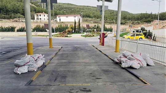 Menteşe otogarında 696 kilo sağlıksız et ele geçirildi
