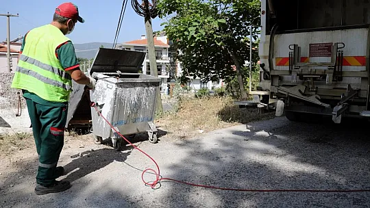 Çöp Konteynerleri Temizleniyor
