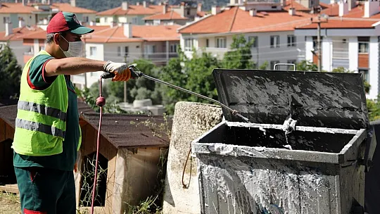 Çöp Konteynerleri Temizleniyor