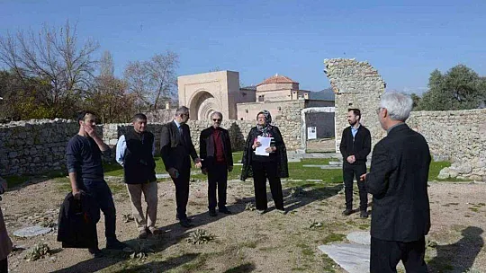 MENTEŞEOĞULLARINDA MEVLEVİLİK İZLERİ