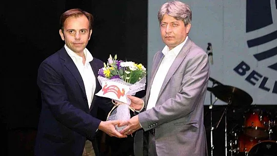 Merve Özbey, Bodrum Kalesini yıktı geçti