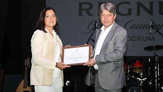 Merve Özbey, Bodrum Kalesini yıktı geçti