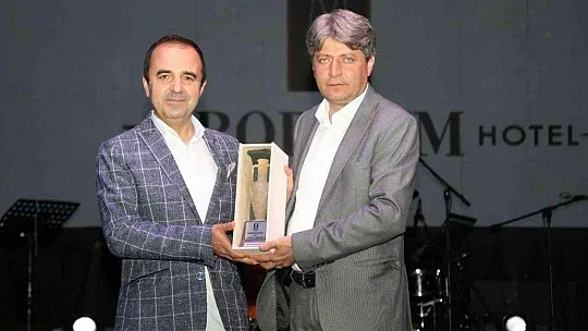 Merve Özbey, Bodrum Kalesini yıktı geçti